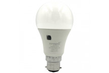 LED 7W=60W BC DAY/NIGHT SENSOR W/W (SYNERJI) (NEW)